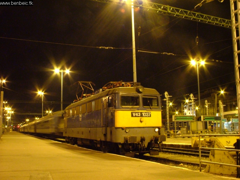 V43 1037 a Déliben fotó
