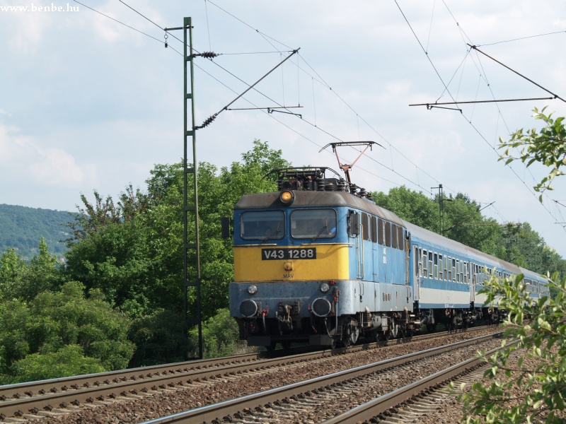 V43 1288 Tatabánya és Vérte fotó