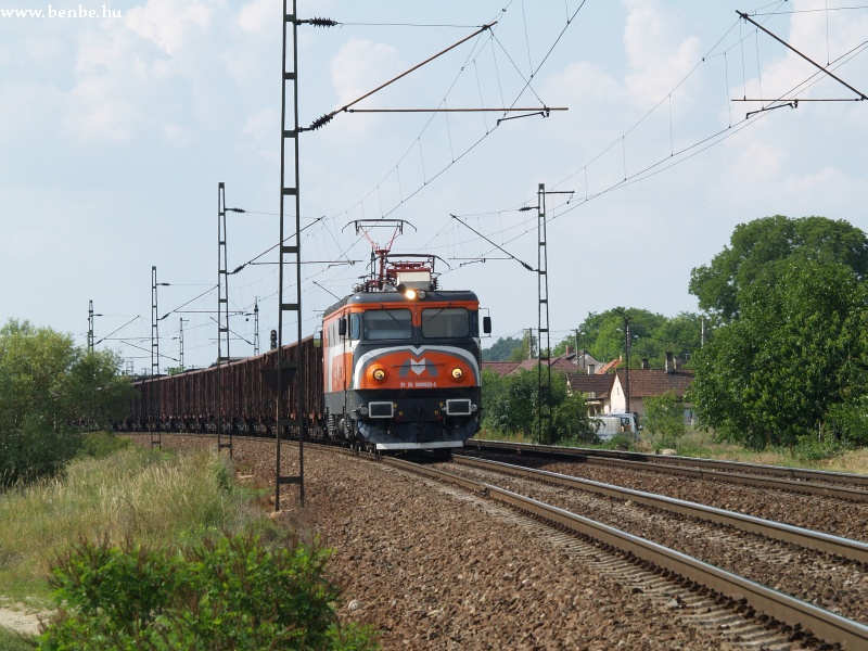 91 55 0400628-8 with a coal train near Vrtesszls photo