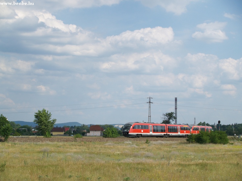 Desiro rkezik Esztergom-Kertvros llomsra fot