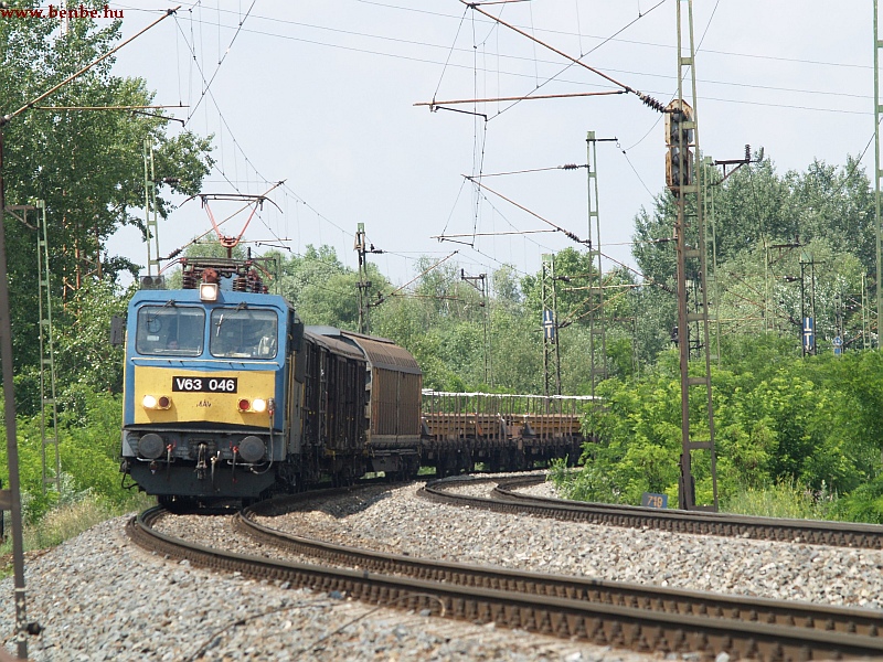 V63 046 Tatabánya előtt fotó