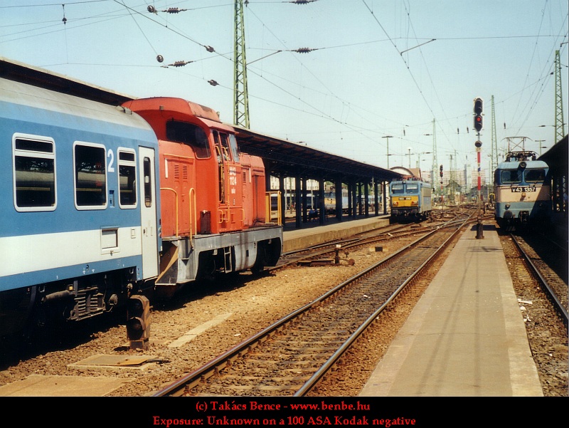 The M43 1124, V43 1357 and V63 010 at the Keleti plyaudvar photo