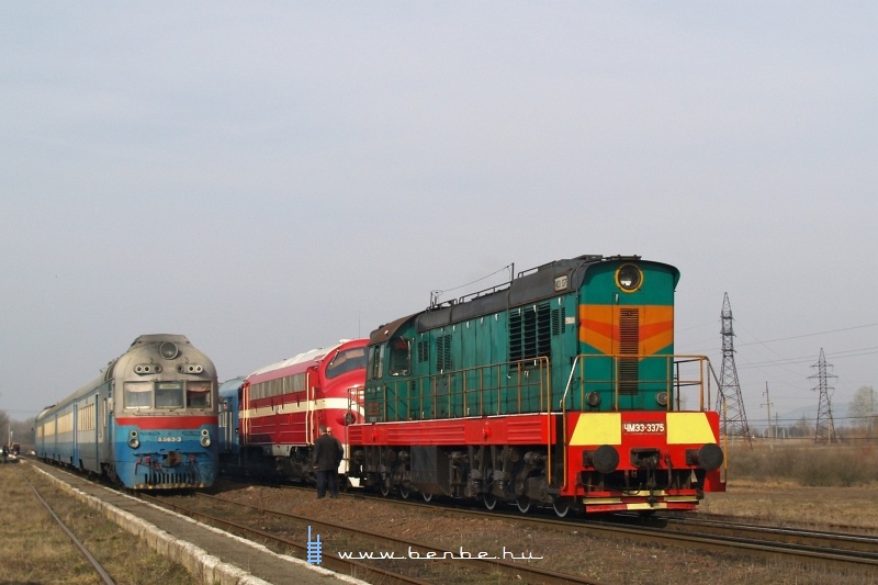 kép D1 563-3, CsME3-3375 és M61 001 Tiszaújlaknál (Вилок) fotó