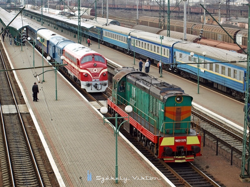 A MÁV-Nosztalgia M61 001 és az Ukrán Vasutak ЧМЭ3 3375 Csap (Чол) állomáson fotó