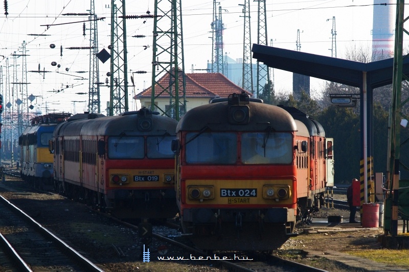 kép Btx 024 és 019 Debrecenben fotó