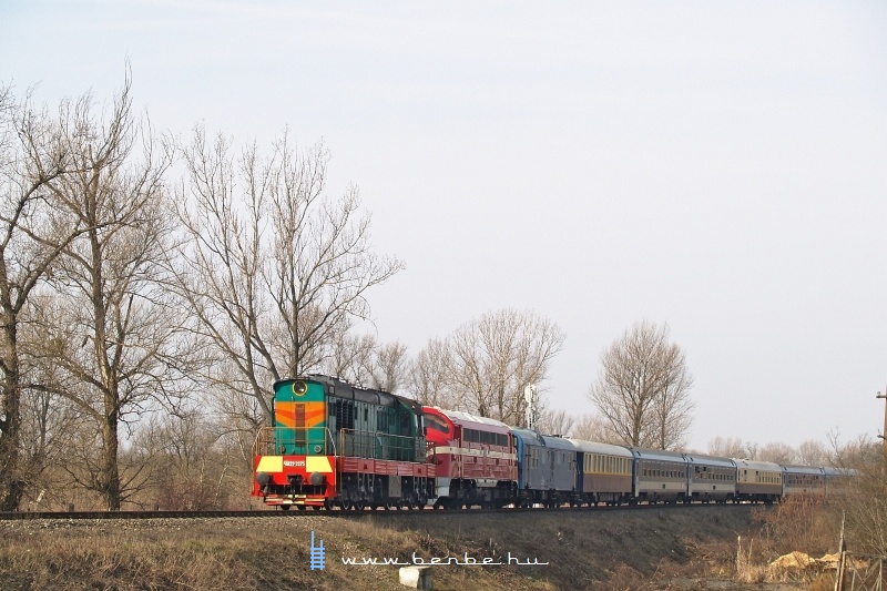 The ChME3-3375 and the M61 001 near Tiszajlak (Вилок) photo
