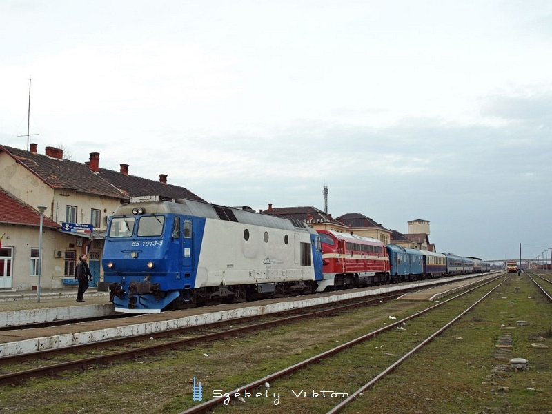 A Krptalja-expressz M61 001-gyel s a 65-1013-5 plyaszm Jimmyvel Szatmrnmetiben fot