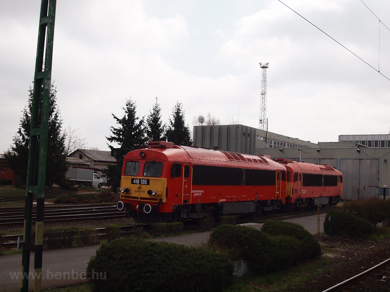 The MV 418 135 seen at Zh photo