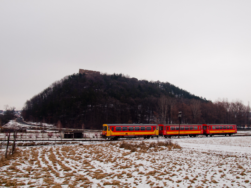 The Bzmot 313 between Ngrd and Disjenő photo