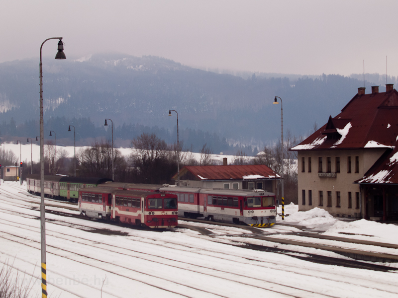A 812 033-4 és a 813 035-3  fotó