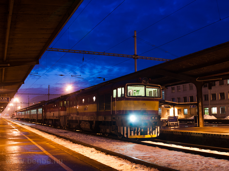 The ŽSSK 754 036-2 at Zlyom passenger station (Zvolen osobn stanica) photo