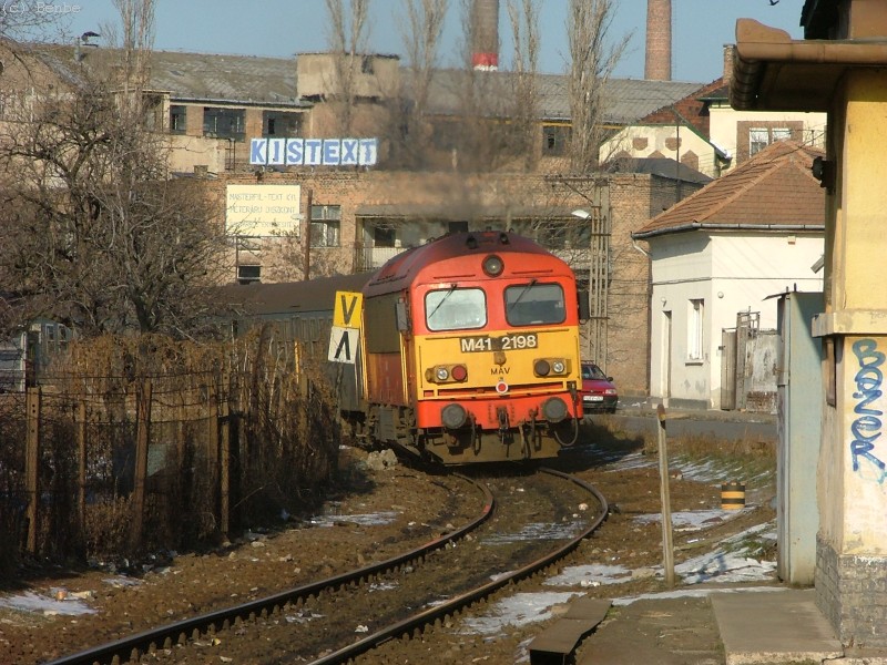 The M41 2198 arrives to Kispest photo