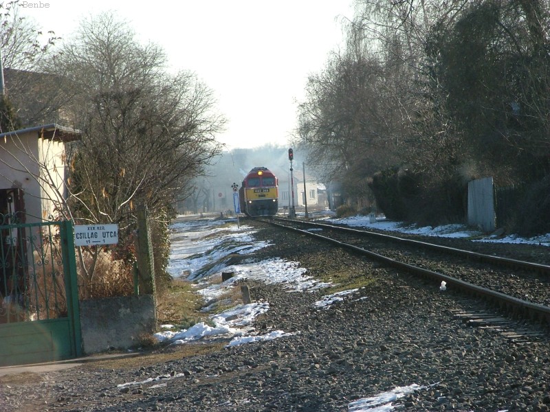 The M62 265 departed from Kispest station photo