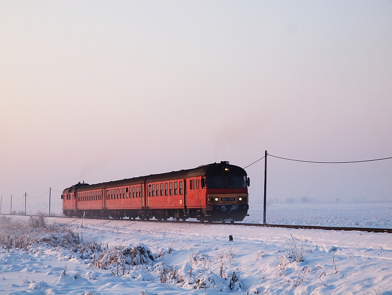 Az MDmot 3003-Btx 016 motorvonat Hortobgyi halast s Hortobgy kztt, a Kun Gyrgy-telepnl fot