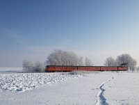 The MDmot 3003-Btx 016 trainset between Pusztakettős and Tiszaszentimre