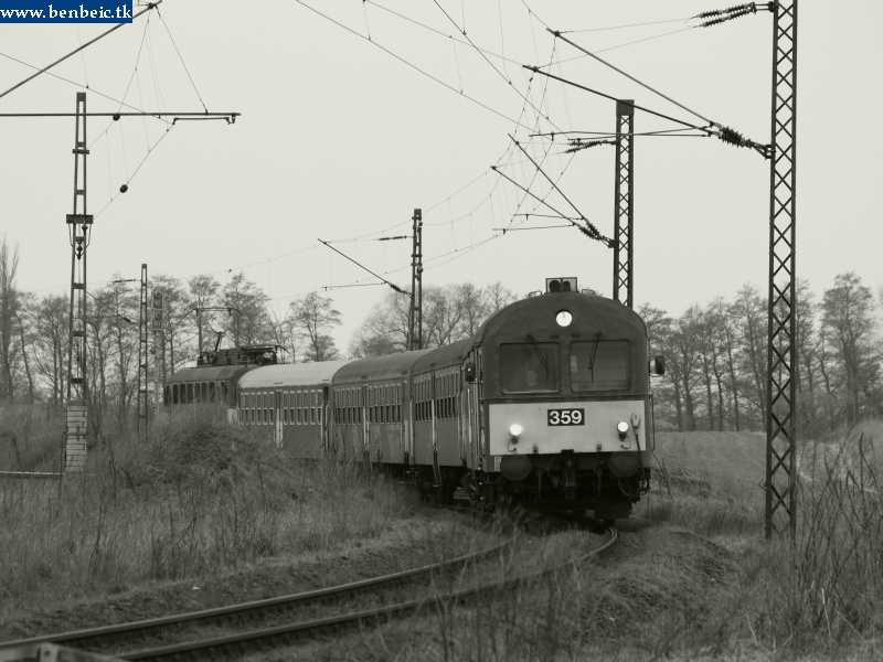 The BDt 359 is arriving at Krnye photo