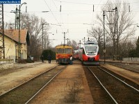 The Bzmot 277 and the Talent EMU headed by 5342 003 meeting at Krnye station