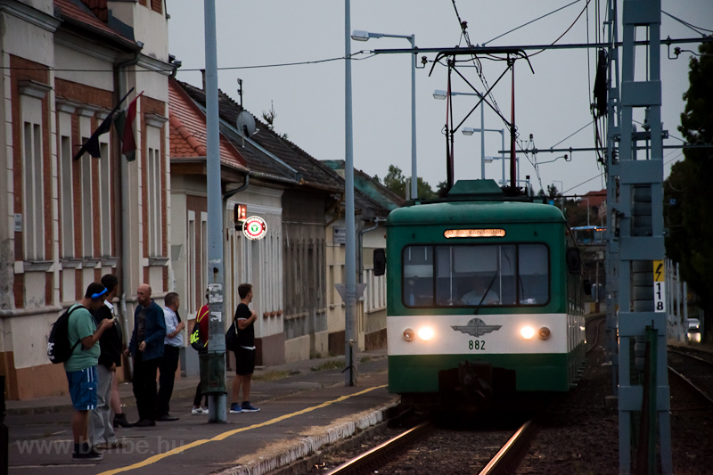 A MV-HV MX 882 Soroksr, Hősk tere llomson fot