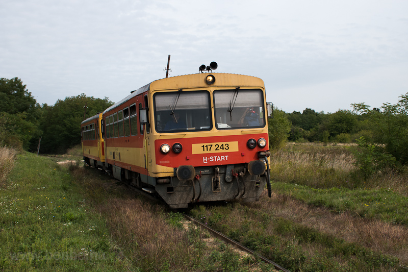 The MV-START 117 243 seen between Borsosberny and Disjenő photo