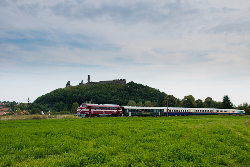 The Nohab-GM Alaptvny M61 010 seen between Ngrd and Disjenő photo