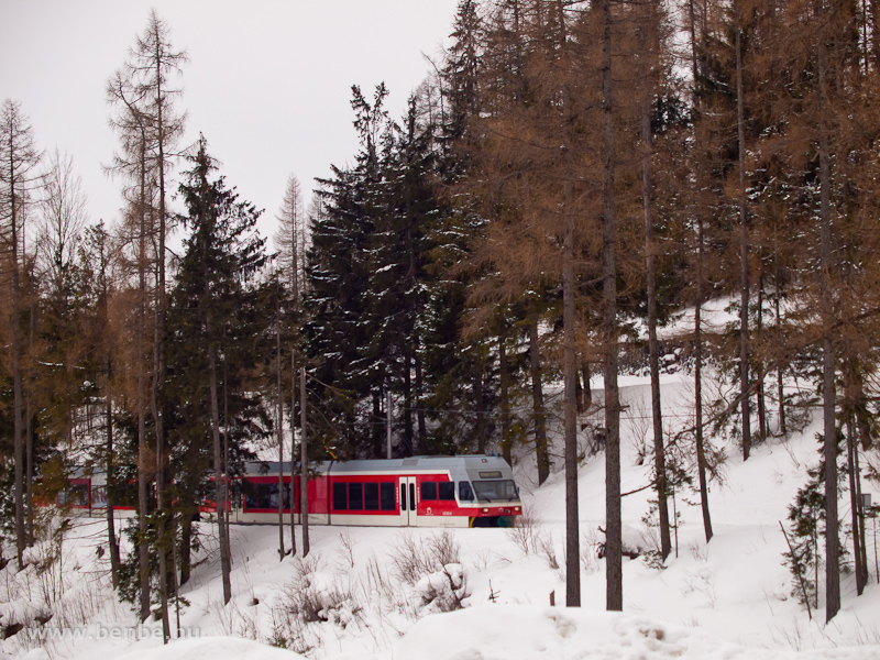 A ZSSK 425 962-8 plyaszm Stadler/ZOS GTW 2/6-osa a Magas-Ttrban, Felsőhgi kzelben (Vysn Hgy, Szlovkia) fot