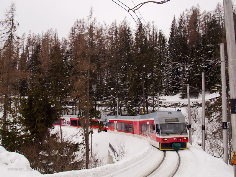 The ZSSK GTW 425 962-8 in the High Tatras near Felsőhgi (Vysn Hgy, Slovakia) photo