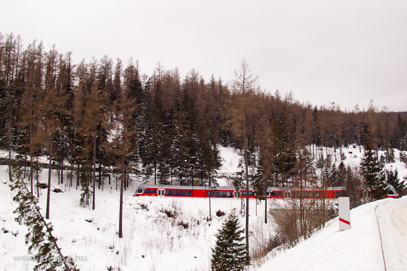 The ZSSK GTW 425 951-1 in the High Tatras near Felsőhgi (Vysn Hgy, Slovakia) photo