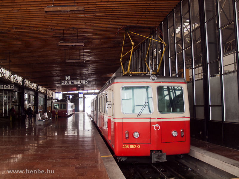 A ZSSK 405 952-3 plyaszm fogaskerekű motorkocsi Csorba llomson (Štrba, Szlovkia) fot