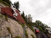 A Pilatusbahn logója és a kiinduló állomása Alpnachstadban