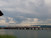 An unidentified SBB RABDe 514 seen between Pfffikon SZ and Rapperswil