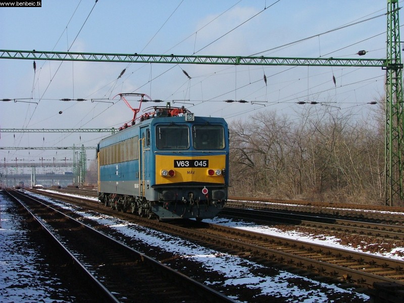 V63 045 Ferencvárosnál fotó