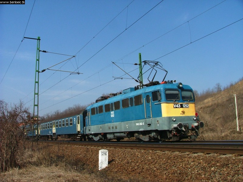 V43 1252 Pécelnél fotó