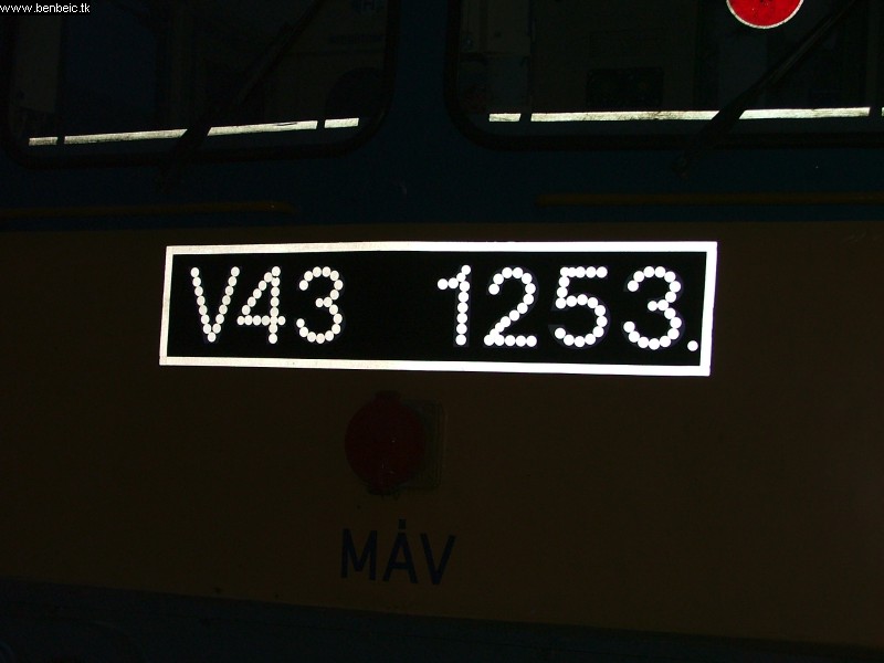 V43 1253 fot