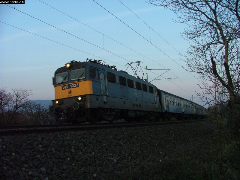 V43 1337 Törökbálintnál fotó