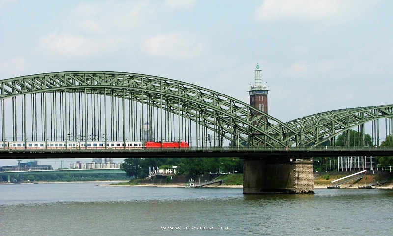 A Deutsche Bahn Ic with a class 120 locomotive at Kln photo