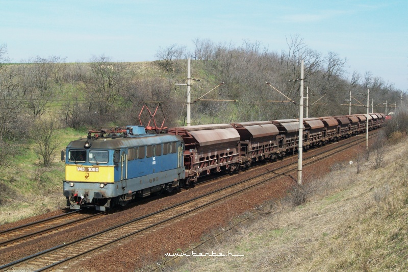 The V43 1060 near Baracska photo