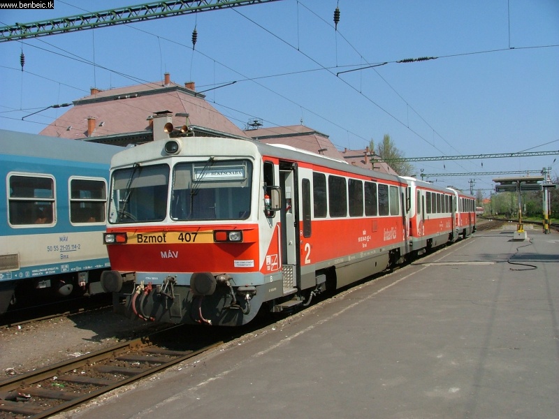 Bzmot 407 at Szeged station photo