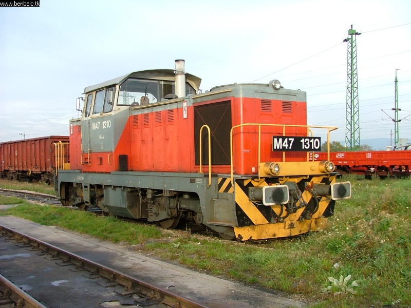 The M47 1310 at Veszprm station photo