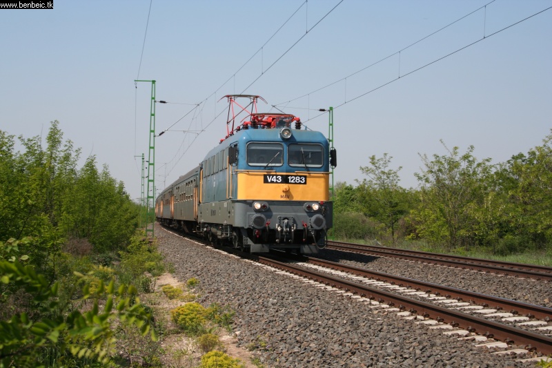 The V43 1283 at the Gyr entry of cs photo