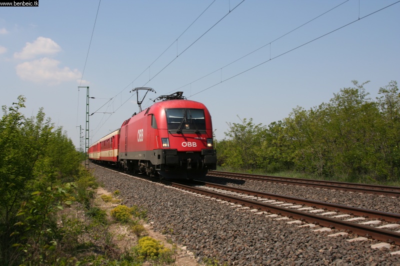 kép 1116 012-4 régiózik Ácsnál fotó