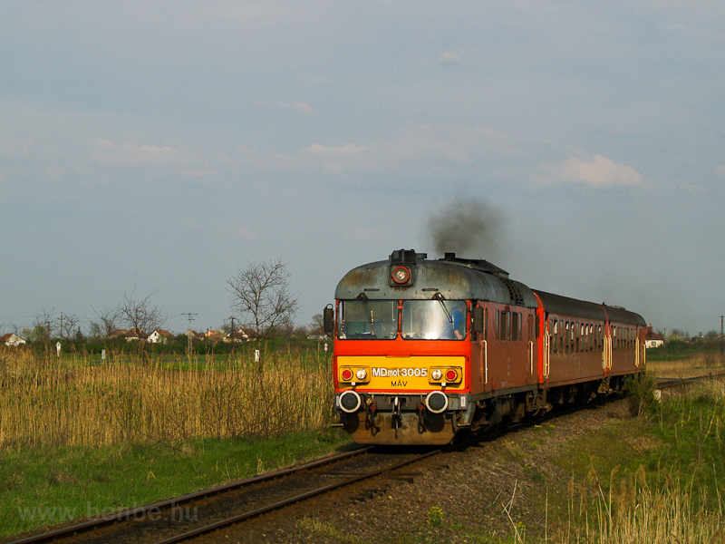 The MV-START MDmot 3005 seen between Konyri Sstfrdő and Konyr photo