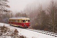 The ČSD M240 0039 seen between Tisovec-Bnovo and Tisovec