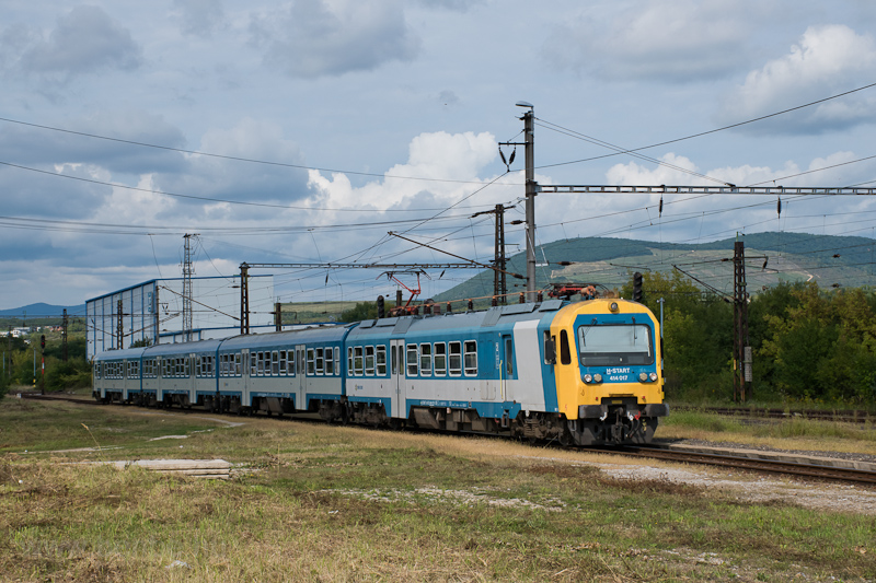 Ha valaki a MÁVAG-os BDVmot-ok rokonait, a Ganz-Hunslet kép A MÁV-csoport 414 017 Eger-Rendező pályaudvaron fotó