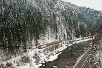 The CFR Calatori 40 0879-9 seen between Lunca Bradului and Stanceni Neagra