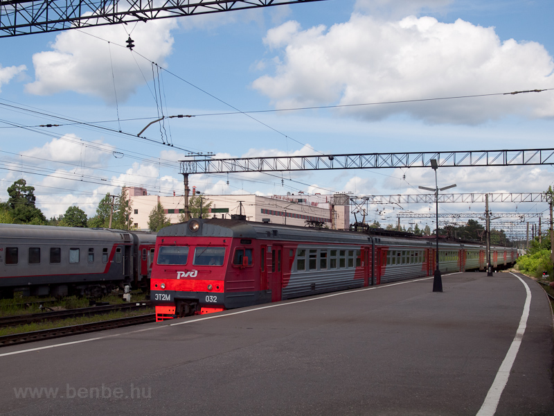 The RŽD ET2M 032 seen  photo