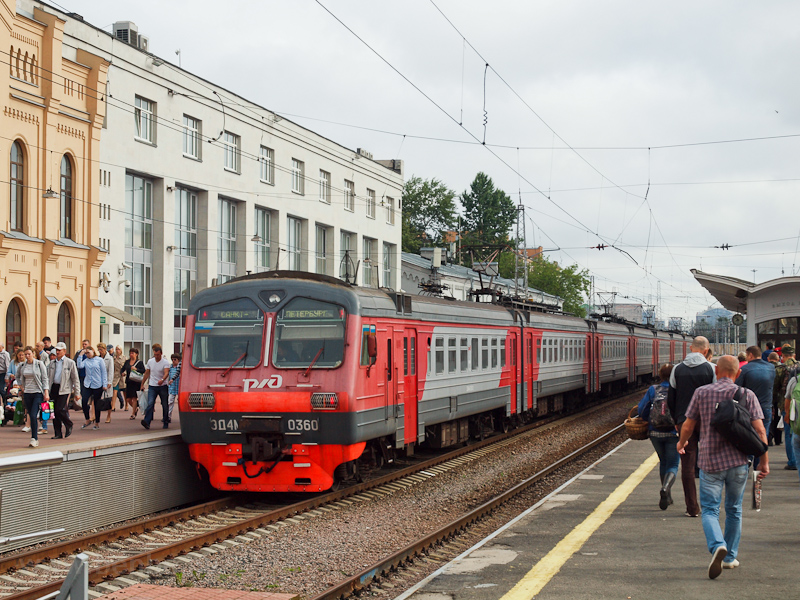 A RŽD ED4M 0360 St Petersburg Finlandszkj llomson fot