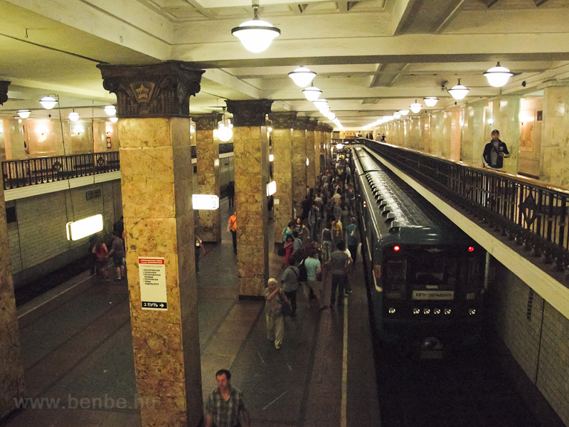 81-717 sorozatú metrószerel fotó