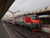 Az RŽD ЭП20-006, az j Alstom-TMH ktramrendszerű gyorsvonatimozdony a Nyevszkj-expresszel rkezik Ptervrrl Moszkva Leningrdi plyaudvarra