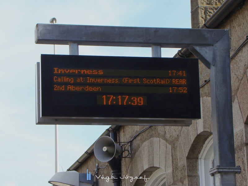 A kvetkező vonat Invernessbe indult, de ezt mi mr nem vrtuk meg, elg volt ennyi gyors ismerkedsnek a Skt vasutakkal. fot