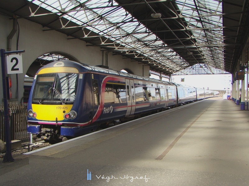 The Turbostar train 170 425 at Inverness photo